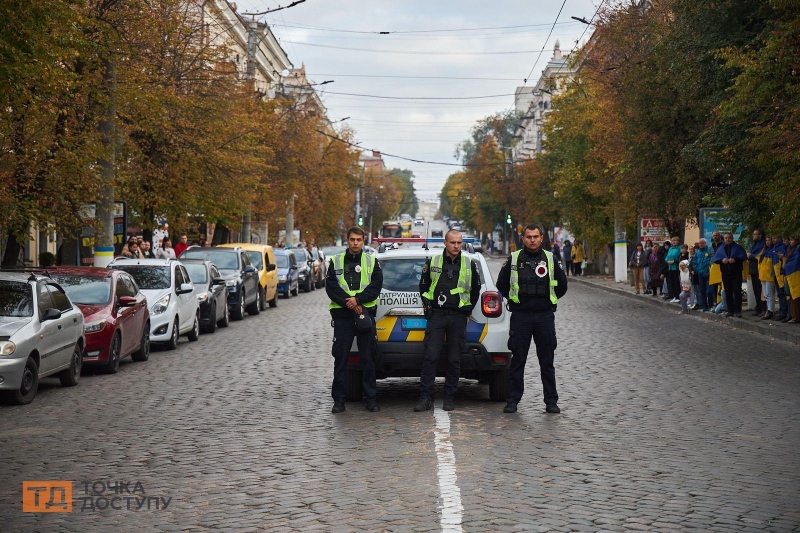 У центрі Кропивницького попрощалися з 27-річним молодшим сержантом Олексієм Назарчуком (ФОТОРЕПОРТАЖ)