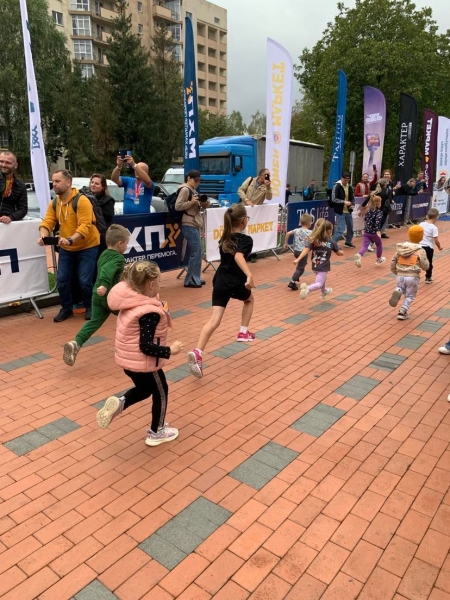 У Ладижині під час забігу Run 4 Victory зібрали гроші на РЕБ та встановлювали особисті рекорди