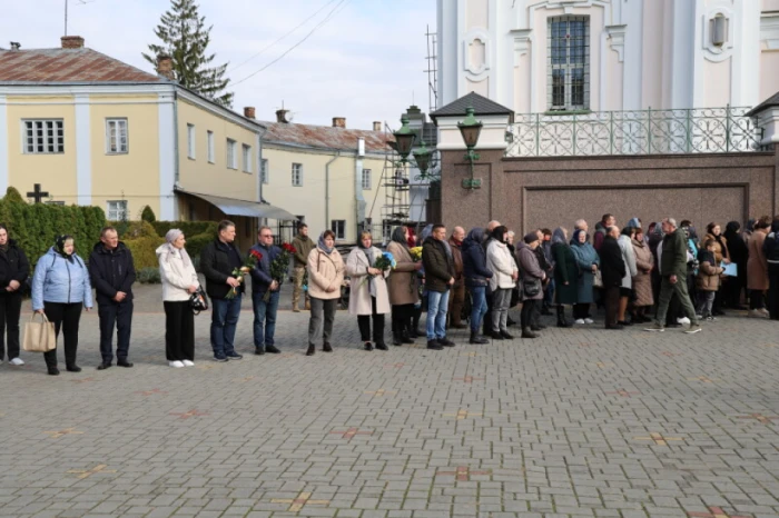 У Луцьку провели в останню дорогу воїна Віктора Каленика, який загинув у Курській області