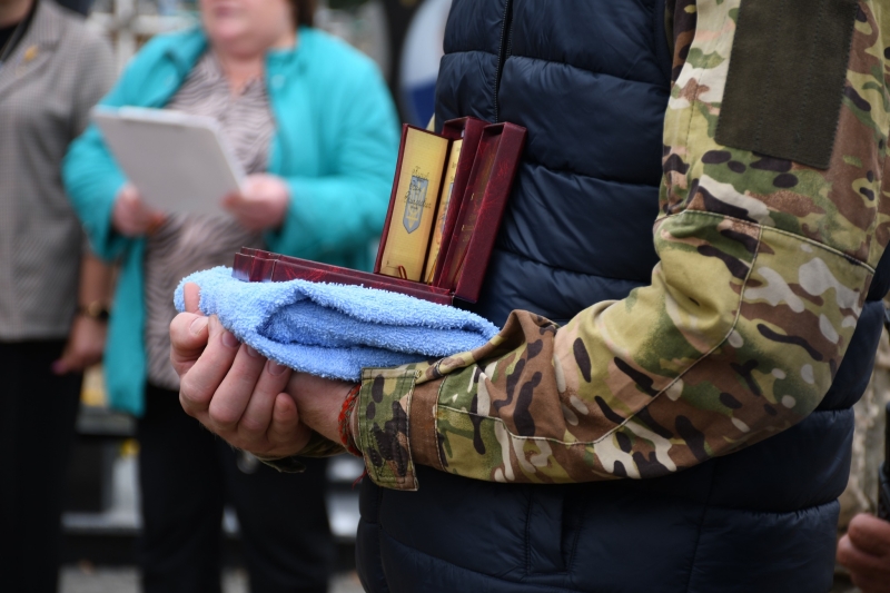 У Сенчанській громаді попрощалися із загиблим на війні військовим Іваном Кузубом