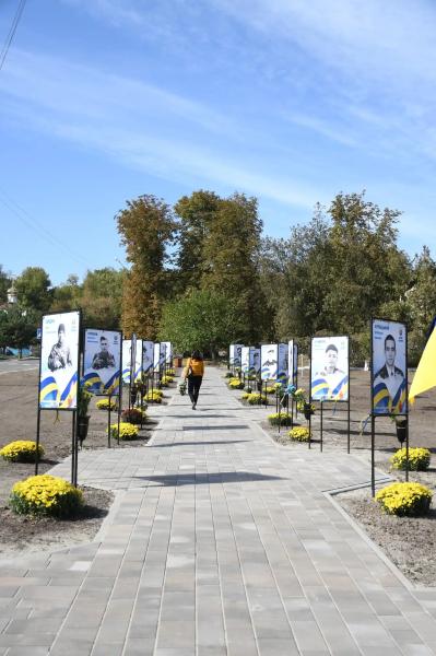 У Сенчанській громаді відкрили Алею пам’яті загиблих військових