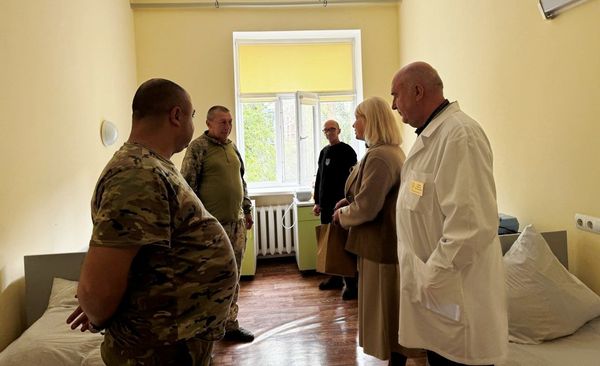 В Ужгороді з Днем захисників і захисниць привітали поранених воїнів