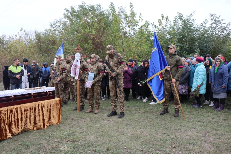 З військовим, який загинув на Харківщині, попрощались сьогодні на Кіровоградщині