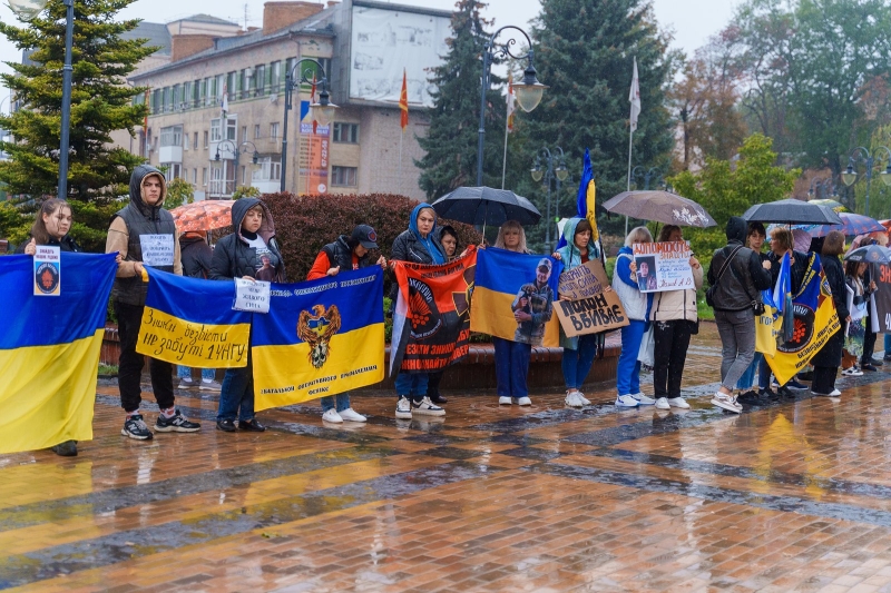 «За 57 обмінів – жодного повернення з нашої бригади»: рідні зниклих безвісти з 14 бригади НГУ