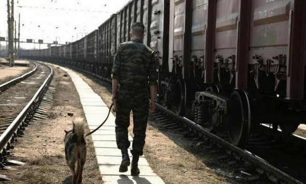 Злочинна група на Дніпропетровщині викрала з залізниці деталей майже на півмільйона гривень