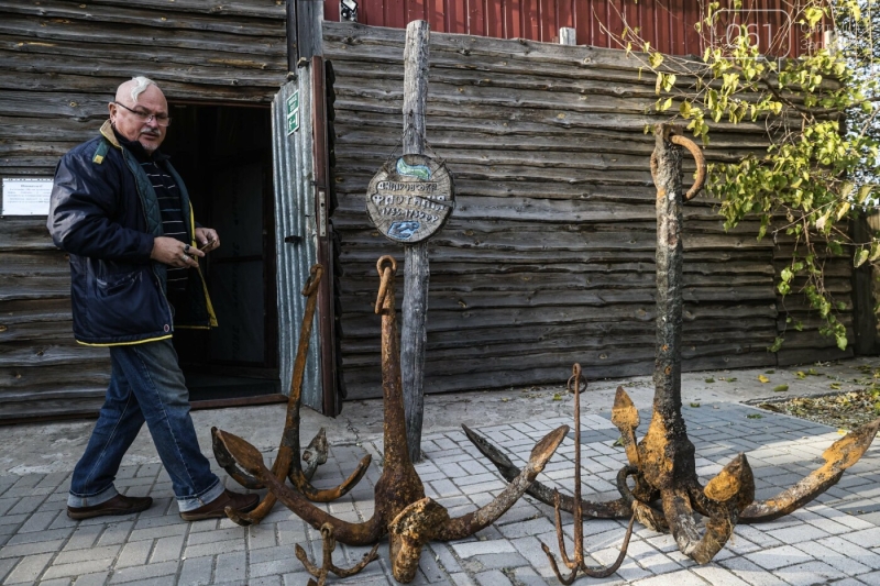 На Хортиці презентували знайдені поблизу острова якорі XVIII століття, - ФОТО