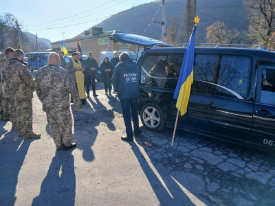 Додому на щиті повернувся військовий медик, випускник Чернівецького медколеджу Ростислав Антонюк - фото