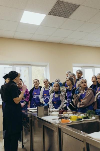 Кулінарні батли: підлітки Полтавщини взяли участь у профорієнтаційному конкурсі від Євгена Клопотенка