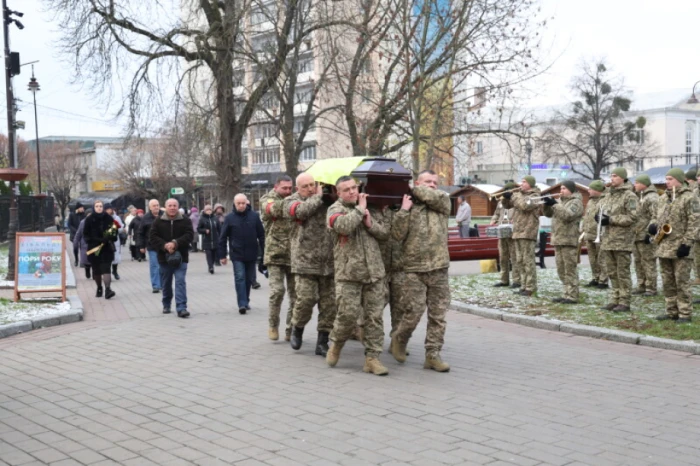 Луцька громада поховала двох своїх захисників