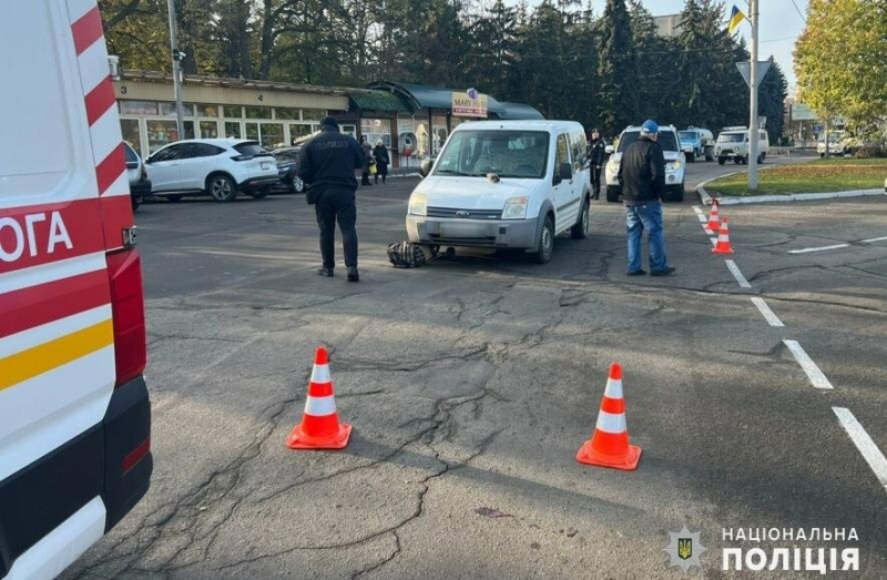 На Миколаївщині водій скоїв наїзд на бабусю, яка переходила дорогу не в встановленому місці