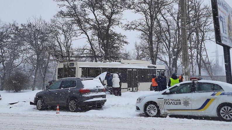 Тролейбус потрапив у ДТП в Кропивницькому: підприємство "Електротранс" має сплатити майже мільйон гривень відшкодувань