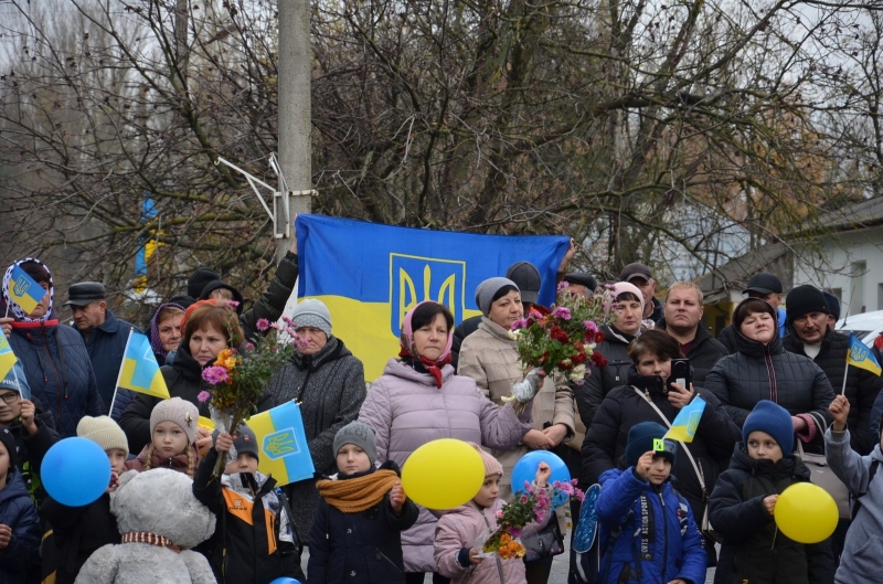 У Березках-Чечельницьких на Вінниччині зустріли Героя, який повернувся з полону. ФОТО/ВІДЕО