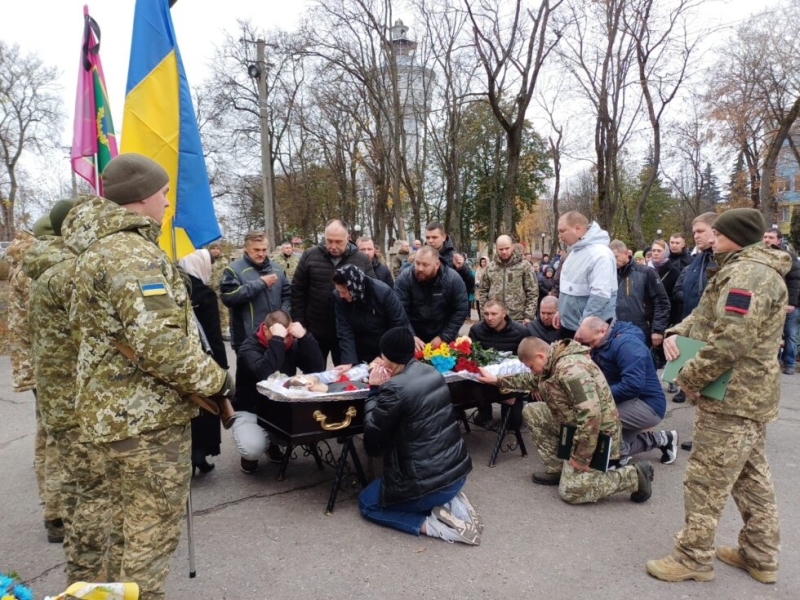 У Глухові попрощалися із героєм Андрієм Куропатенком