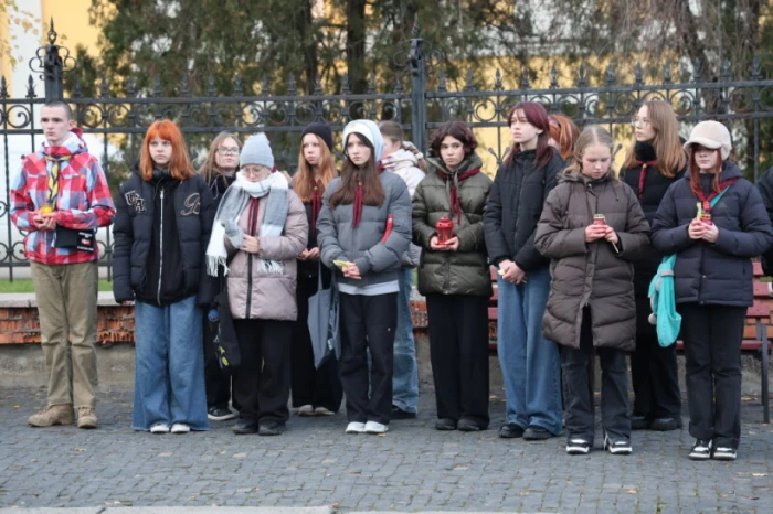 У Луцьку запалили лампадки та відслужили панахиду за жертвами Голодомору