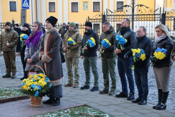 У Луцьку запалили лампадки та відслужили панахиду за жертвами Голодомору