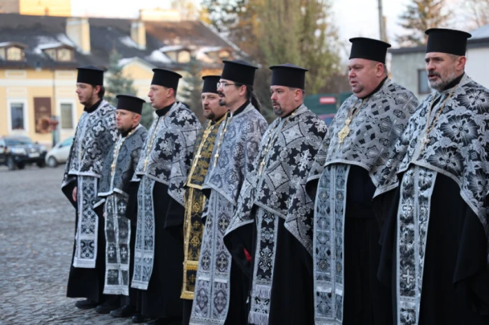 У Луцьку запалили лампадки та відслужили панахиду за жертвами Голодомору