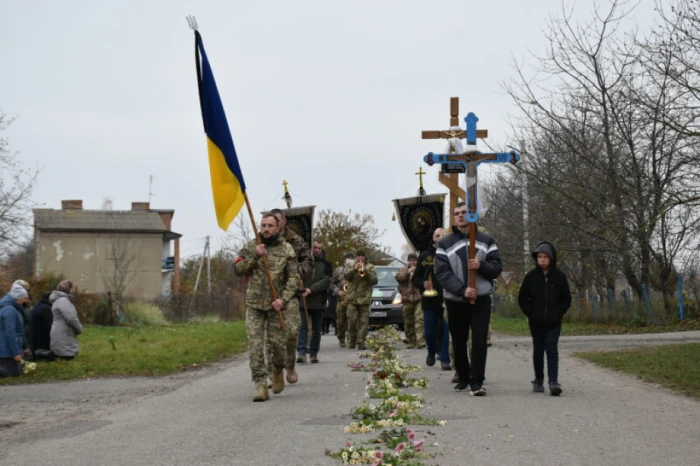 У Шеплі поховали воїна Олександра Пікуся