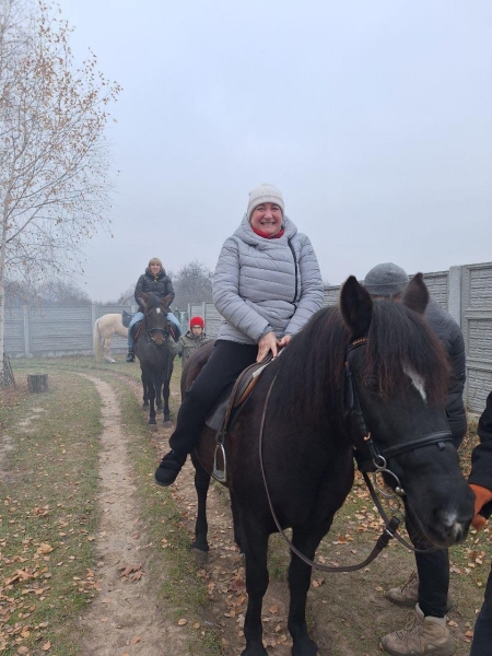 У Вінниці переселенцям з Маріуполя провели сеанси іпотерапії