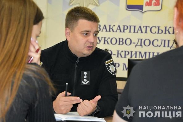 В Ужгороді провели «круглий стіл» щодо покращення комунікації з родинами безвісти зниклих осіб