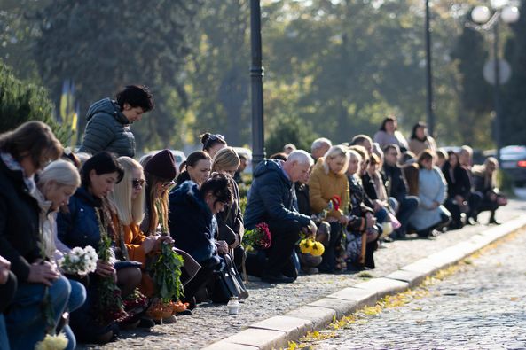 В Ужгороді сьогодні попрощалися із 36-річним полеглим воїном Володимиром Бондаренком