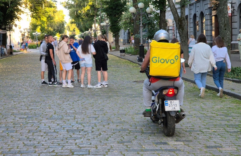 Заборону руху мотоциклів у центрі Полтави планують скоротити з 22:00 до 8:00