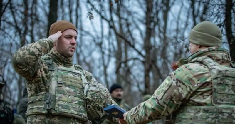 Військового з Івано-Франківщини Головнокомандувач нагородив “Золотим хрестом”