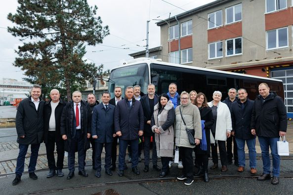 Чеське Брно передало Ужгороду автобус. Міста працюють над угодою про співпрацю