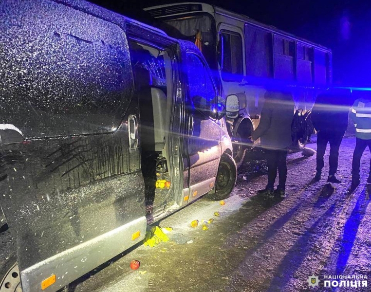 ДТП з автобусом у Дубенському районі: постраждали п’ятеро людей