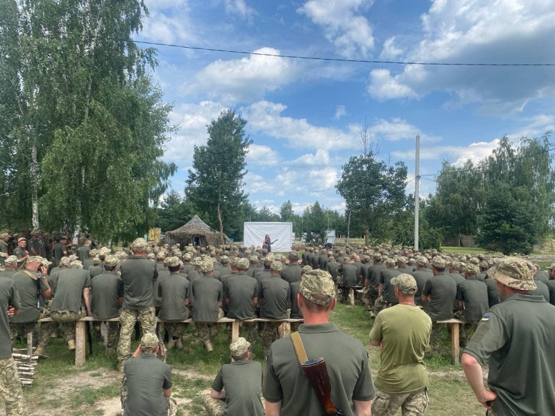 "Я тут, щоб Україна мала майбутнє". Як відома волонтерка Христина Панасюк сама стала військовослужбовицею