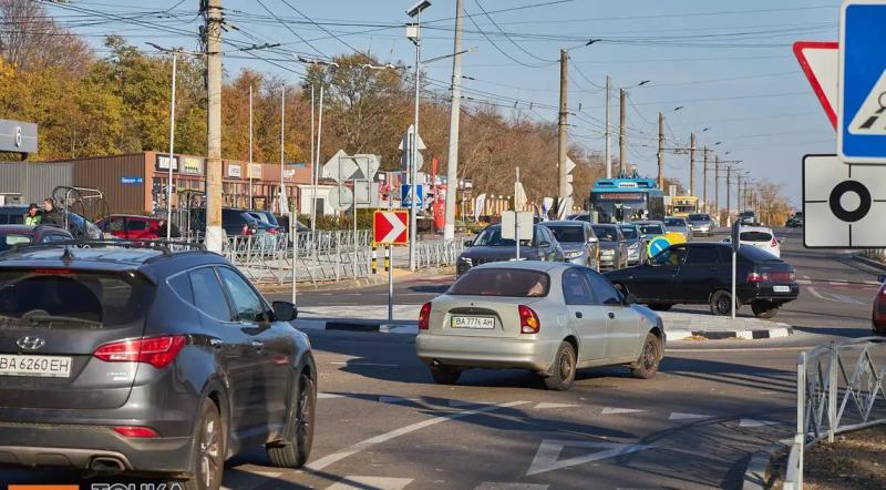 На колі по вулиці Герoїв України у Кропивницькому змінили схему руху після матеріалу Точки доступу