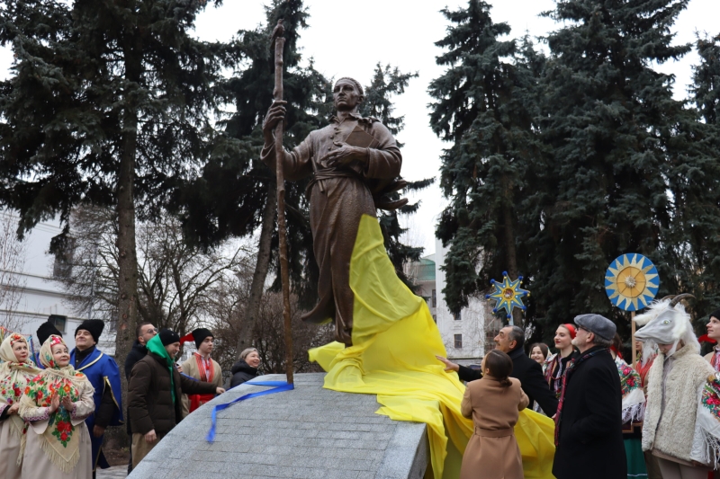 На Різдво в Полтаві відкрили пам’ятник мандрівному філософу Григорієві Сковороді