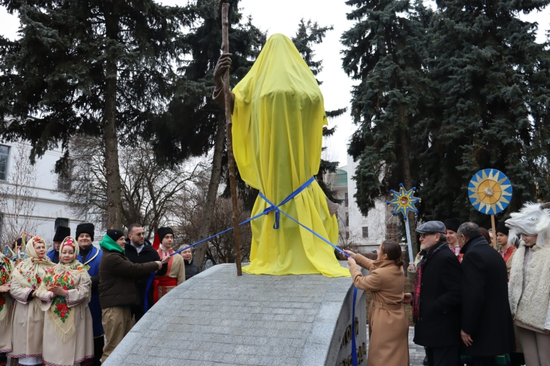 На Різдво в Полтаві відкрили пам’ятник мандрівному філософу Григорієві Сковороді