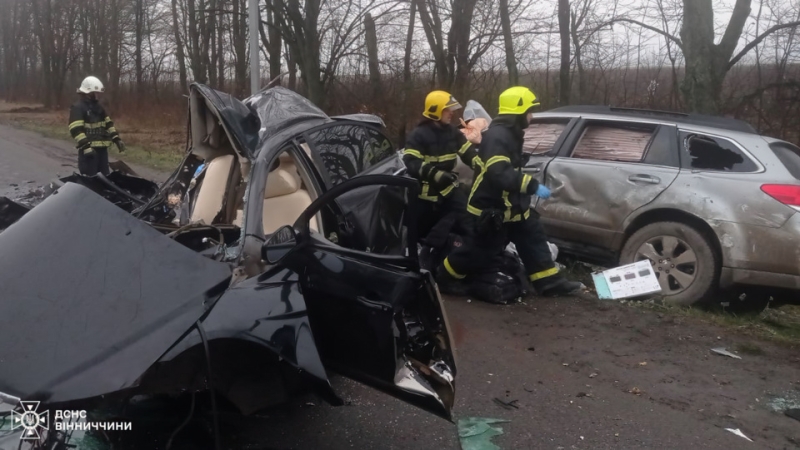 Оприлюднили фото та відео жахливої смертельної автоаварії на Вінниччині