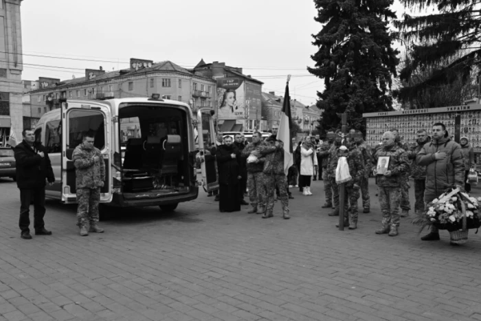 Поховали воїна з Луцька Сергія Мезенцева