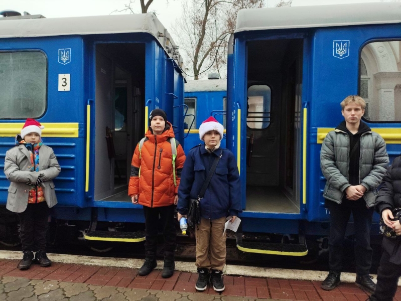 Стартував зимовий сезон дитячої залізниці у парку Глоби: репортаж