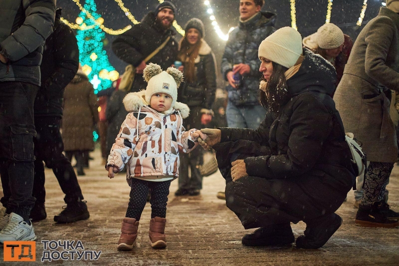 У Дендропарку в Кропивницькому відкрили новорічну ялинку