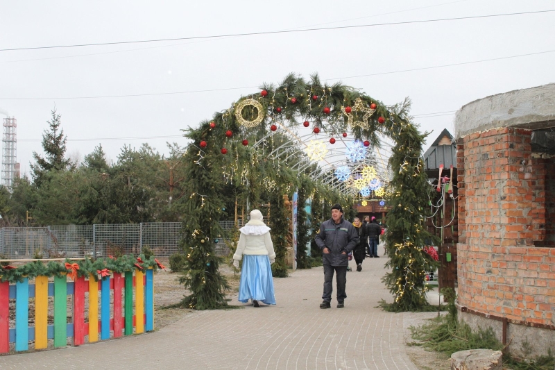 У вінницькому зоопарку дітвору веселить Подільський чарівник