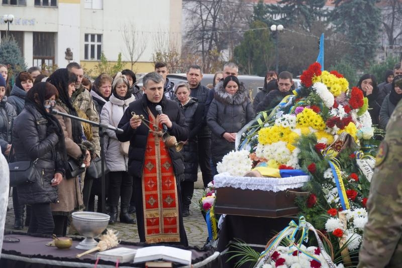 Ужгород сьогодні, 2 грудня, попрощався із 50-річним захисником Ігорем Козелом