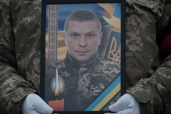 В Ужгороді попрощалися із 49-річним захисником Віталієм Пилипом