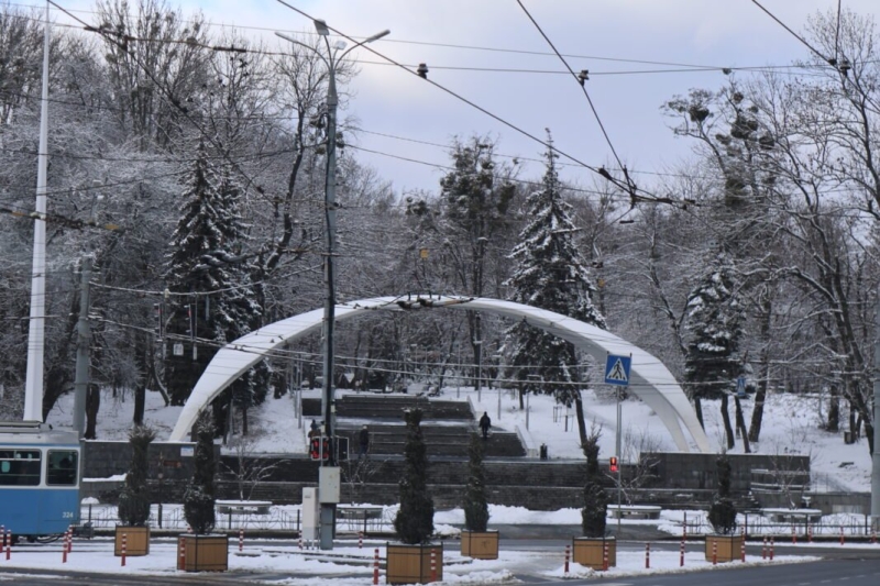 Вінницю засніжило. Фоторепортаж