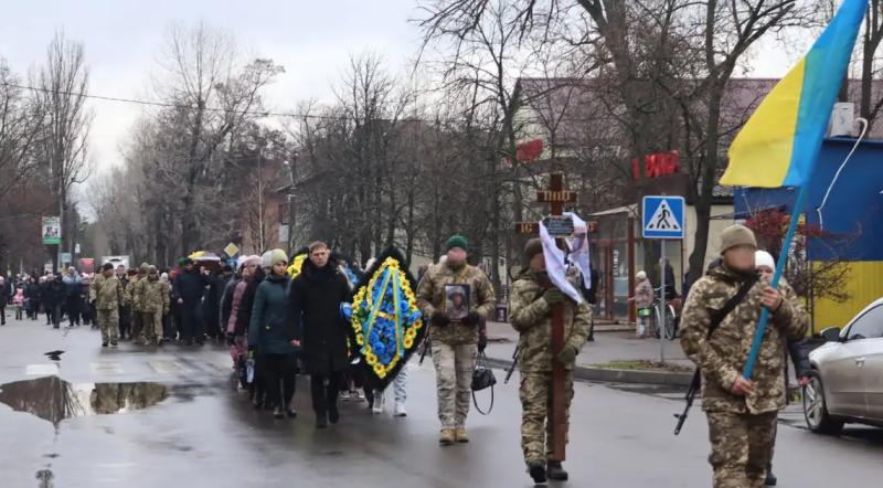 На Кіровоградщині попрощалися з військовим Богданом Федоровим