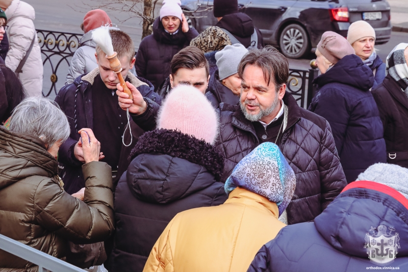 Сьогодні у вінницькому соборі освятили воду