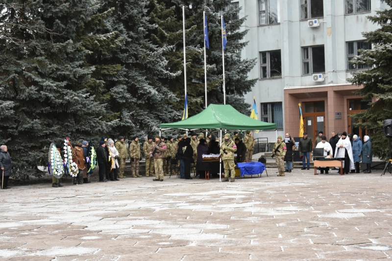 У Пирятинській громаді простились із загиблим Захисником України Андрієм Євлаховим