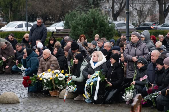 Ужгород сьогодні попрощався із полеглим захисником – учителем ліцею №15, старшим сержантом Василем Габрусем