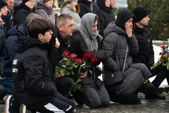 В Ужгороді сьогодні провели 37-річного захисника Валерія Маковського