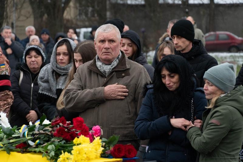 В Ужгороді сьогодні провели 37-річного захисника Валерія Маковського