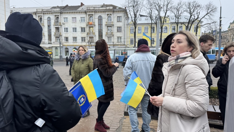 Вінничани утворили «живий ланцюг» у центрі міста до Дня Соборності України