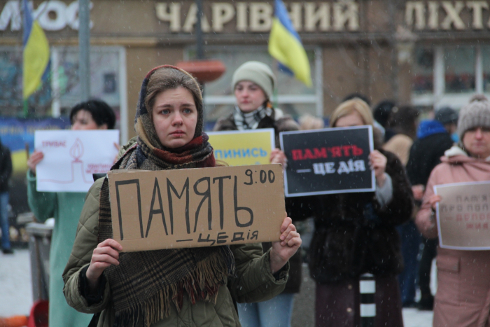 Загальнонаціональна хвилина мовчання: в Ужгороді двічі на тиждень проводитимуть акцію пам&apos;яті полеглих Героїв